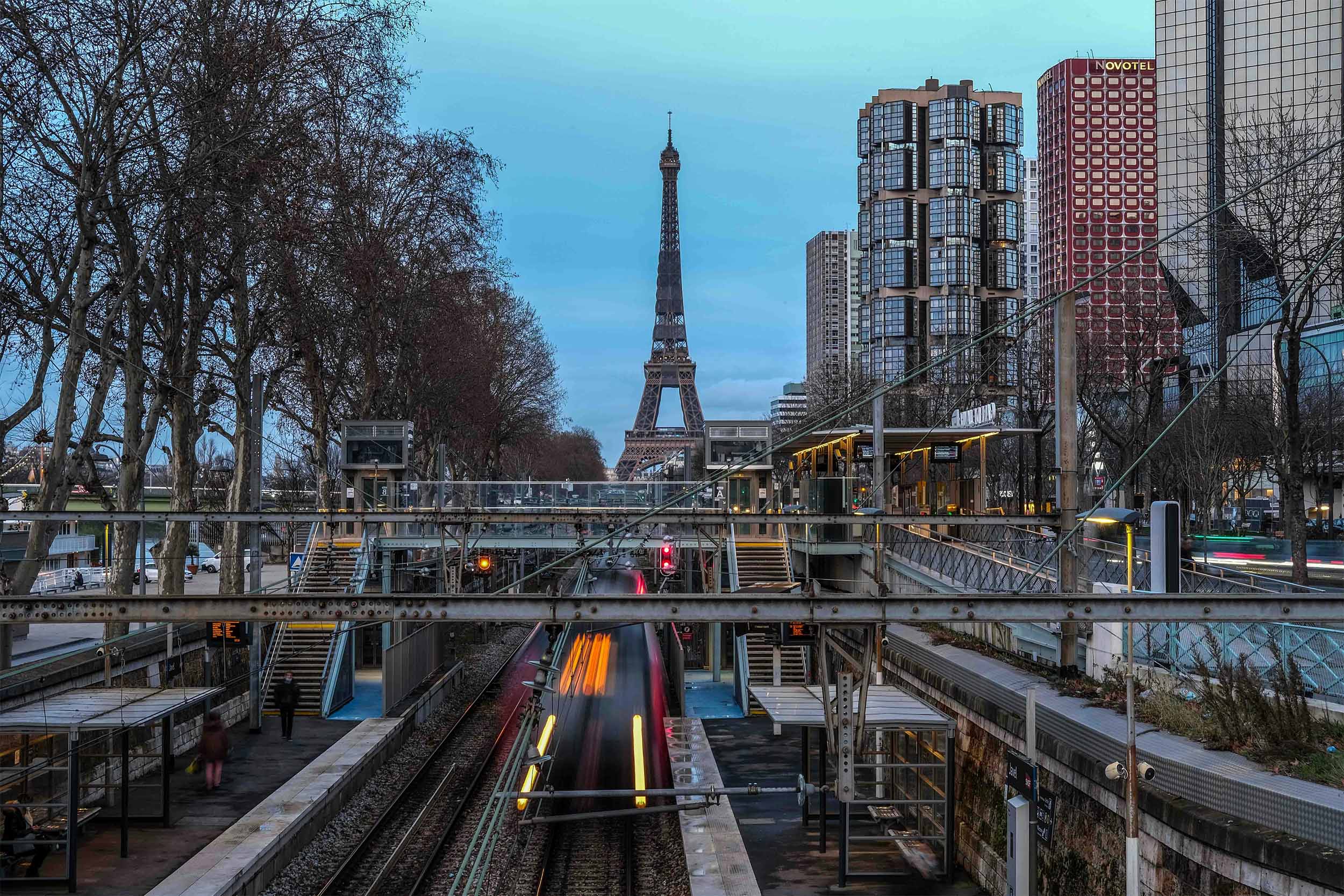 Projet Eole : Prolongement du RER E Le Grand Paris Tour Eiffel vue